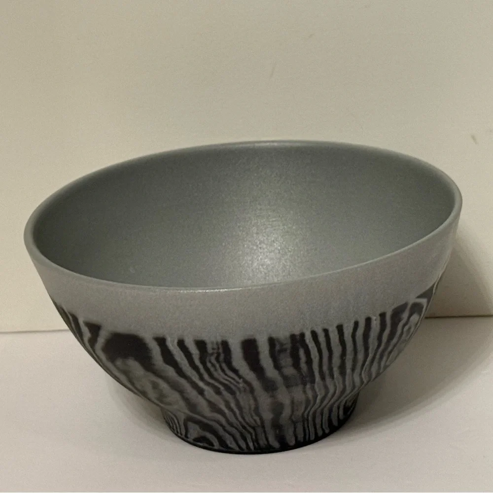 REVOL FRANCE BOWL PORCELAIN GRAY BLACK TEXTURED DESIGN HOME DINNERWARE DINING